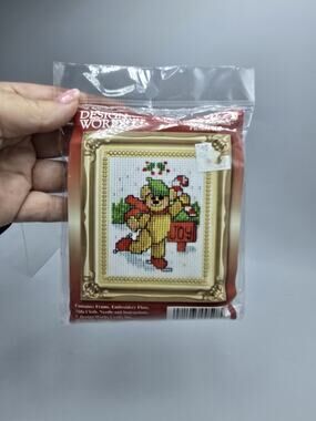 Design Works Skating Bear Counted Cross Stitch Kit 2"X3"-Merry Christmas, DW508